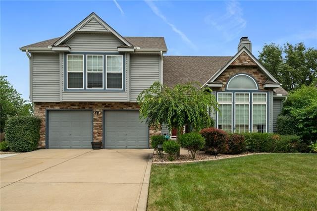Move in Ready Walk Out with Flat Driveway!