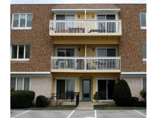 61 Seaview Ave unit 11, Stamford, CT 06902 - photo 1