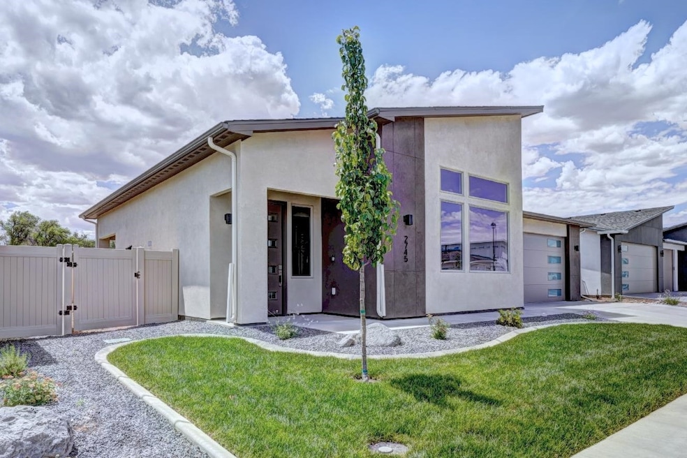 215 Shadow Mesa St unit and more, Grand Junction, CO 81503 - photo 1