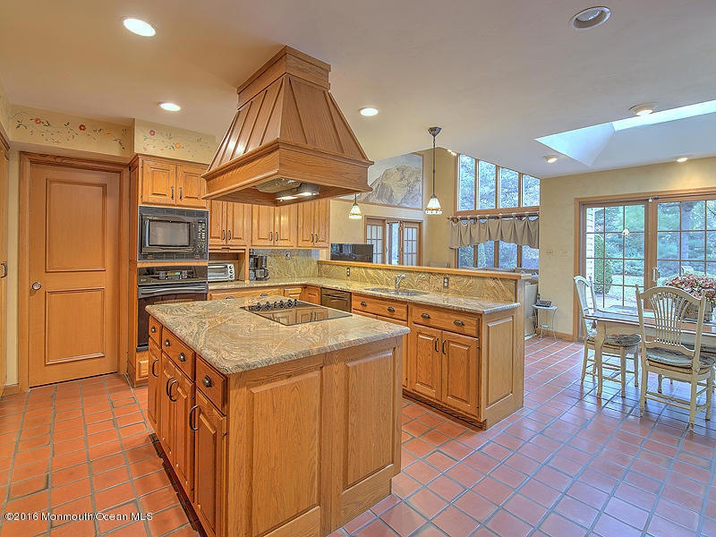 9 Chesley Ct, Morganville, NJ 07751 - photo 1