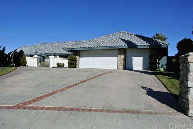 18260 Deauville Dr, Victorville, CA 92395 - photo 1