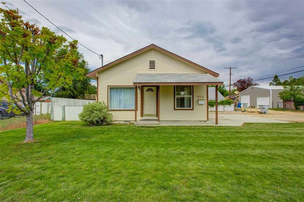 912 E Lincoln Ave, Nampa, ID 83686 - photo 1
