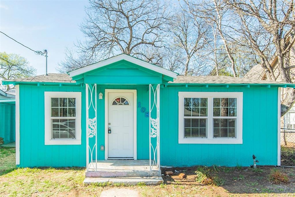 108 Monroe St, Cleburne, TX 76033 - photo 1