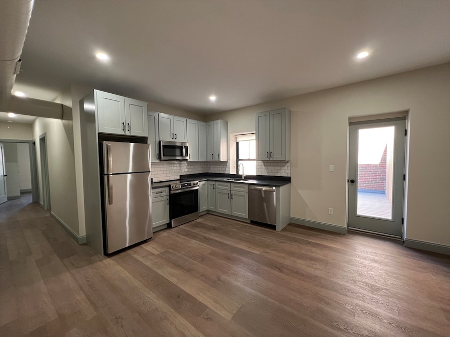 160 Seabury St unit 10, Fall River, MA 02720 - photo 1