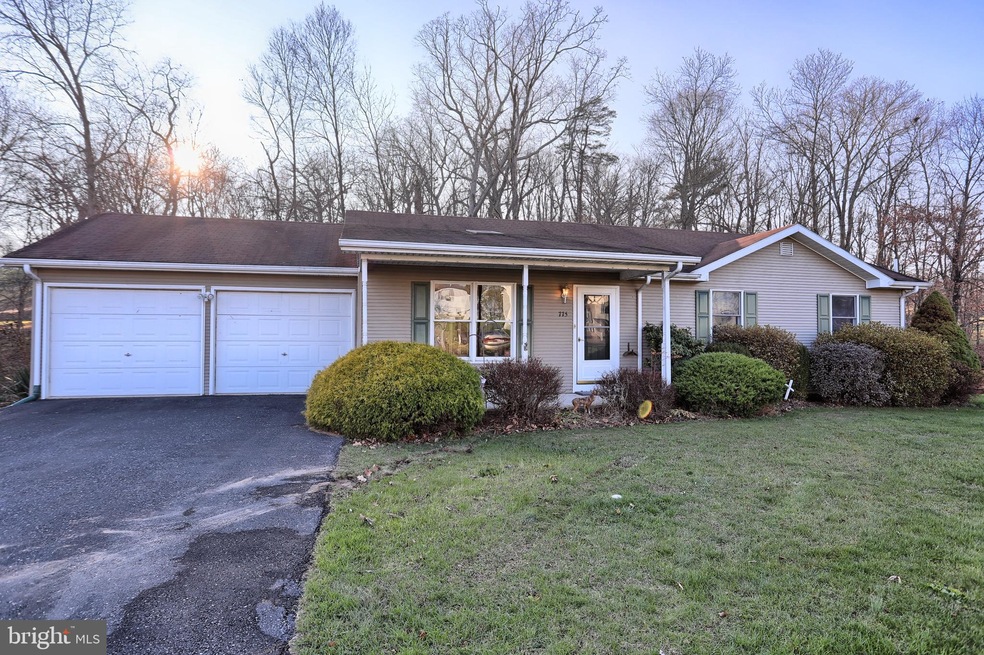 775 Sheck Dr, Newport, PA 17074 - photo 1