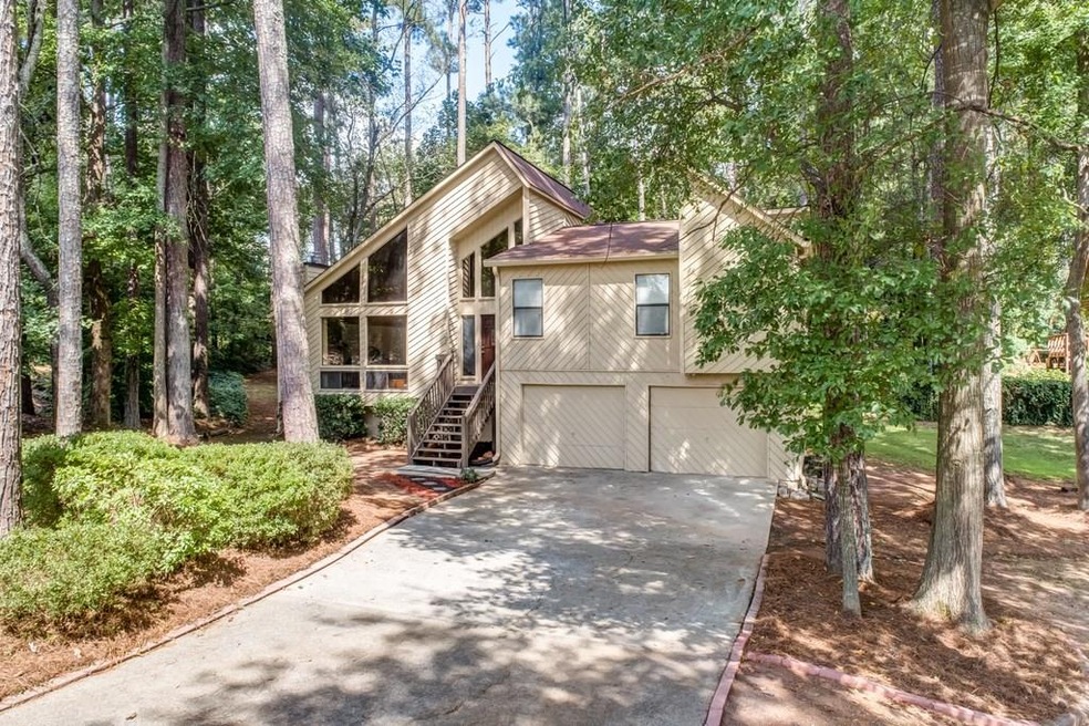 Spacious contemporary home in great East Cobb loca