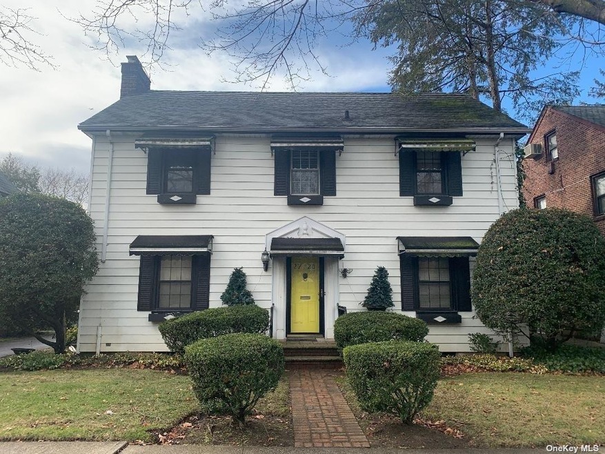 27-20 168th St, Flushing, NY 11358 - photo 1