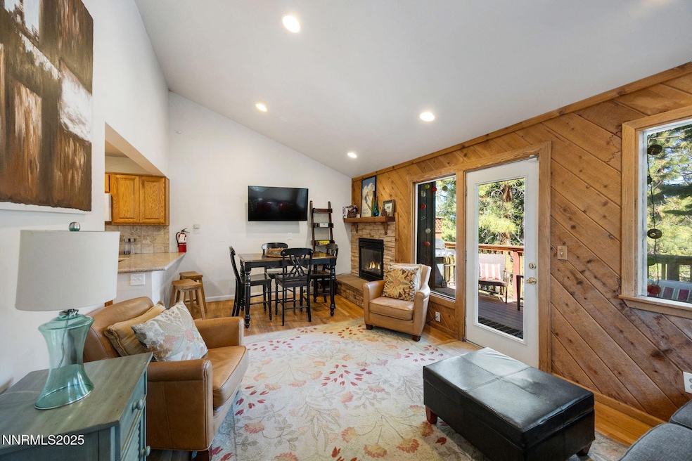 8-web-or-mls-223 Ski Way B-6