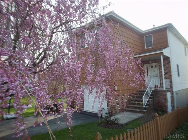 3 Tibbetts Rd, Yonkers, NY 10705 - photo 1