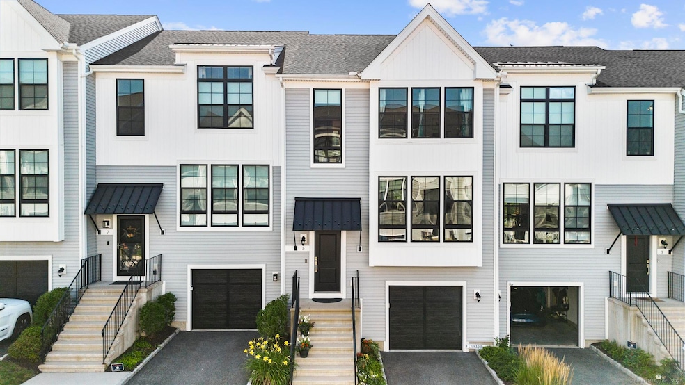 Under Contract $750,000 • Co-Listing Agent