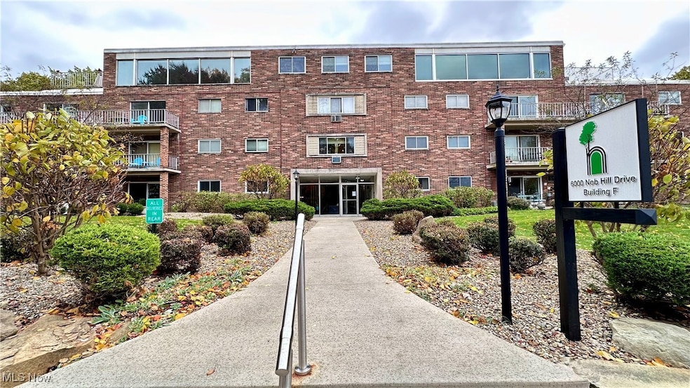 6000 Nob Hill Dr, Chagrin Falls, OH 44022 - photo 1