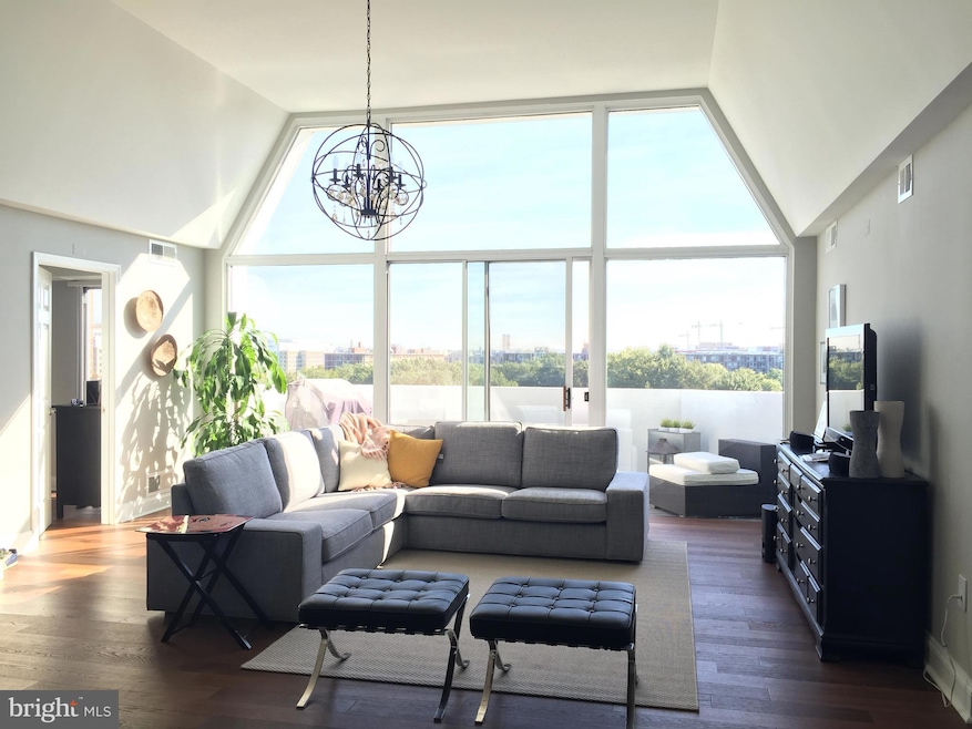 Town Square Towers unit 813, Washington, DC 20024 - photo 1