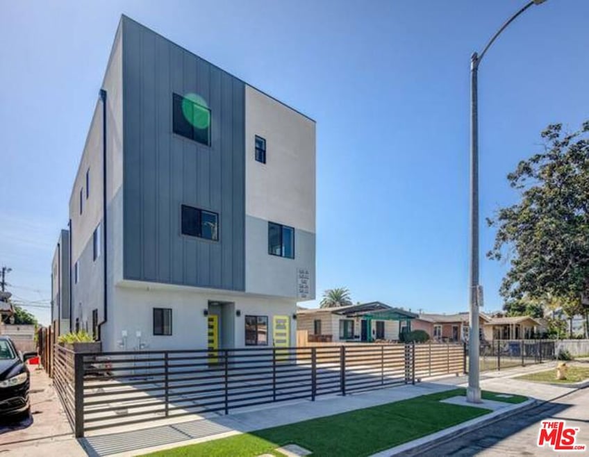 624 W 83rd St unit 624 1/4, Los Angeles, CA 90044 - photo 1