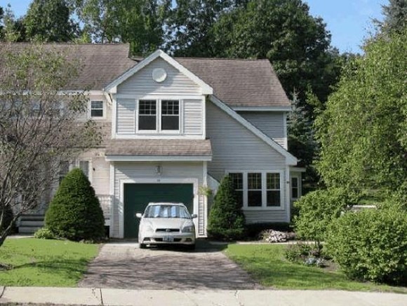 18 Larch Rd, South Burlington, VT 05403 - photo 1