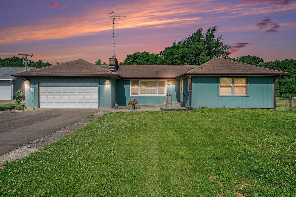 For Sale $399,900 • Co-Listing Agent
