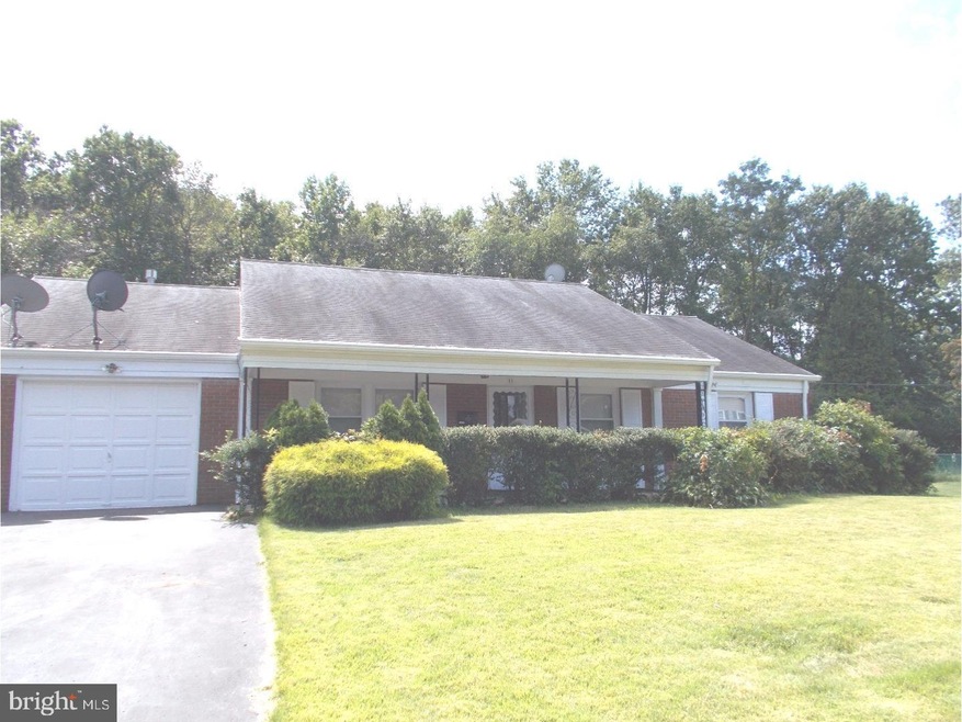 11 Evergreen Dr, Willingboro, NJ 08046 - photo 1