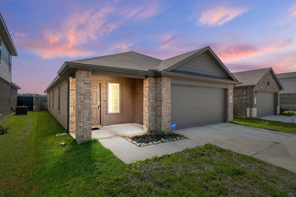 16688 Lonely Pines Dr, Conroe, TX 77302 - photo 1