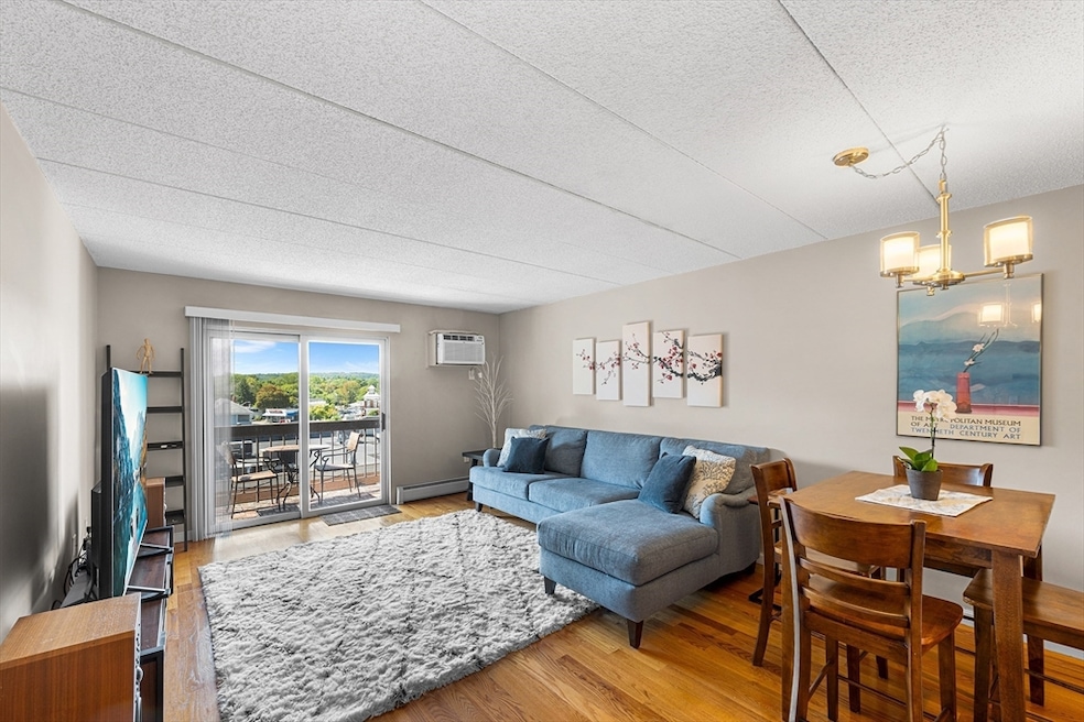 Franklin Manor unit 303, Melrose, MA 02176 - photo 1