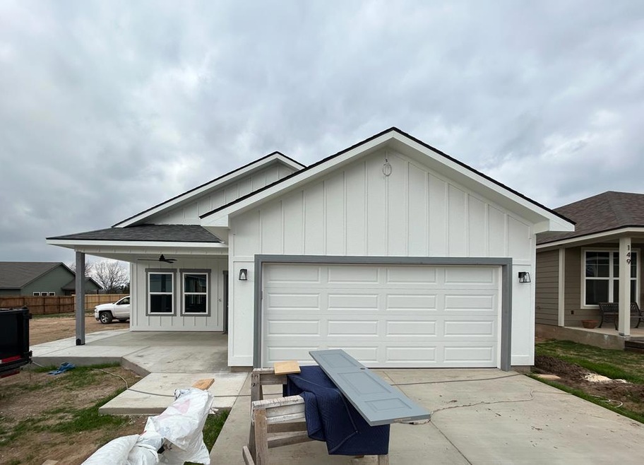 147 Feather Way, Fredericksburg, TX 78624 - photo 1