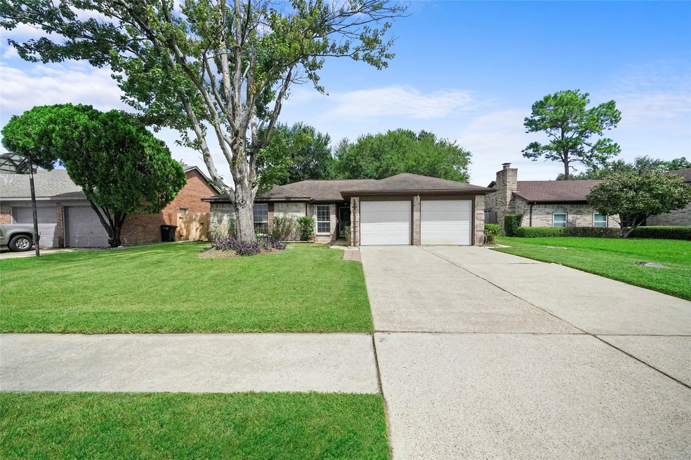 6934 Canyon Way Dr, Houston, TX 77086 - photo 1