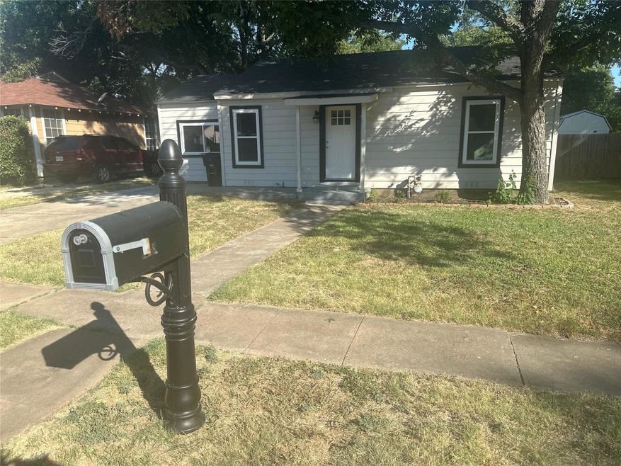 428 Bales St, Cleburne, TX 76033 - photo 1