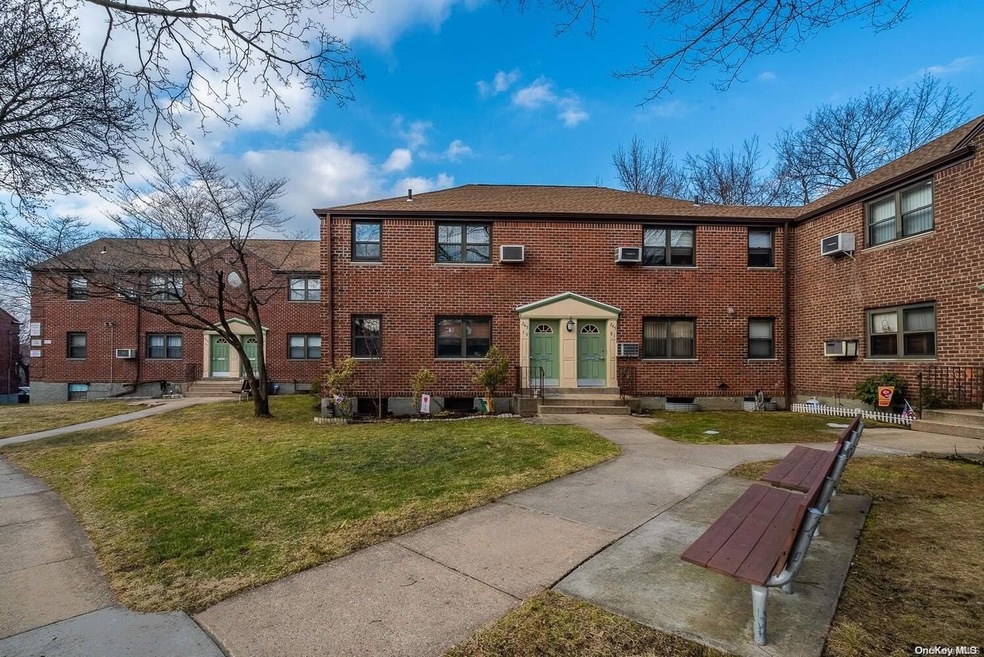 24579 62nd Ave unit 214, Little Neck, NY 11362 - photo 1