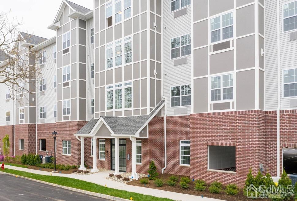 175 Quincy Ct unit 217, Perth Amboy, NJ 08861 - photo 1