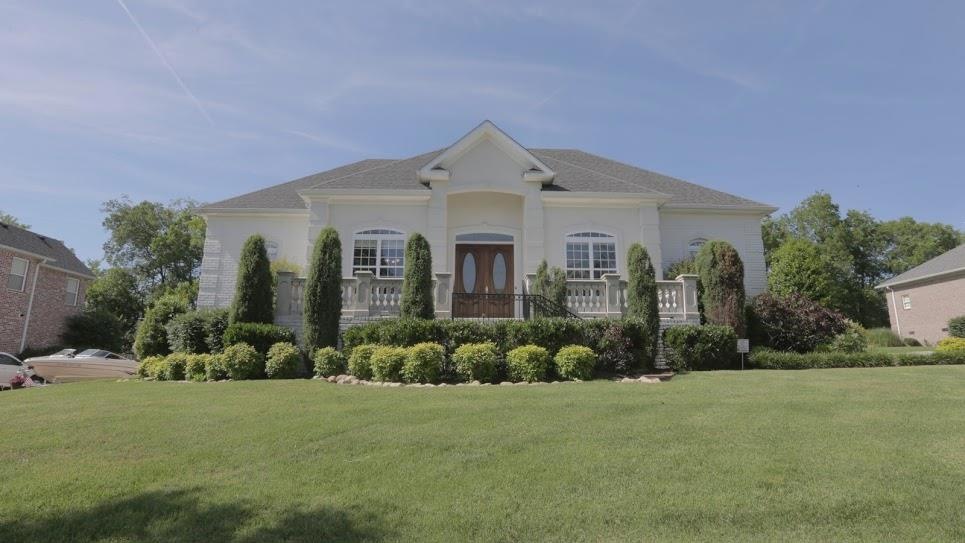 Beautifully Landscaped Home Elegant Yet Comfortable 