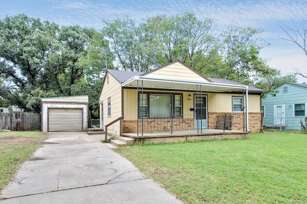 7302 E Castle Dr, Wichita, KS 67207 - photo 1