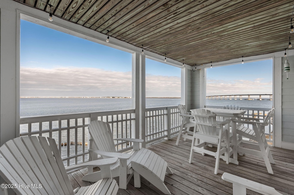 Sound front balcony