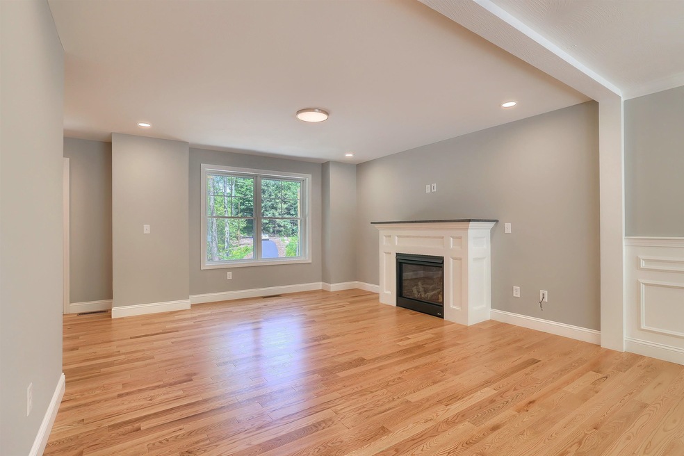 435 Cross Country Rd, Pembroke, NH 03275 - photo 1