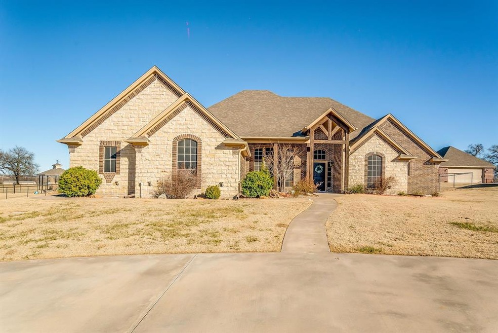 131 Ellis Spring Dr, Weatherford, TX 76085 - photo 1