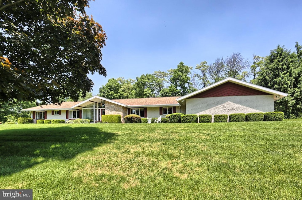 4871 Hawthorn Dr, Harrisburg, PA 17111 - photo 1