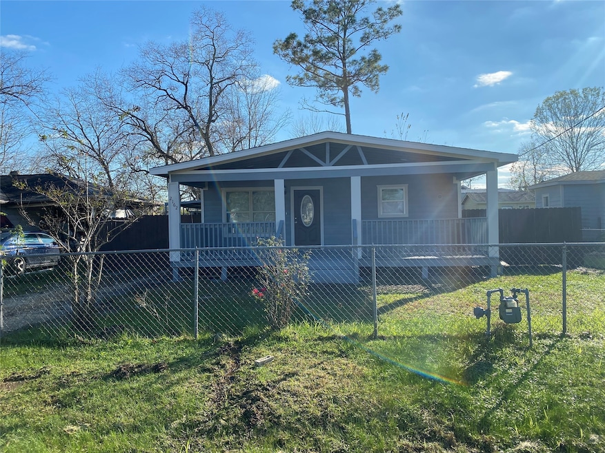 2162 Chamberlain St, Houston, TX 77093 - photo 1