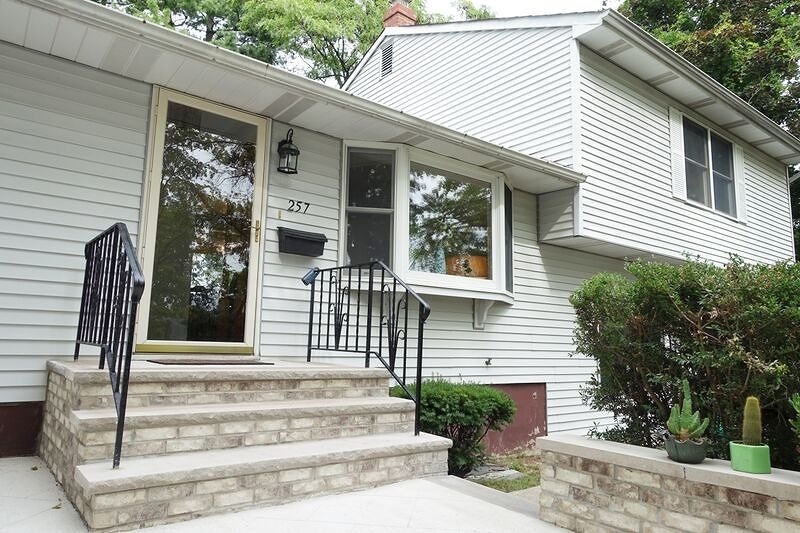 257 Concord Dr, Paramus, NJ 07652 - photo 1