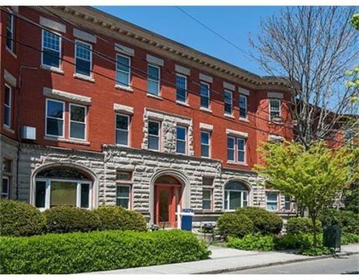 5 Verndale St unit 4, Brookline, MA 02446 - photo 1