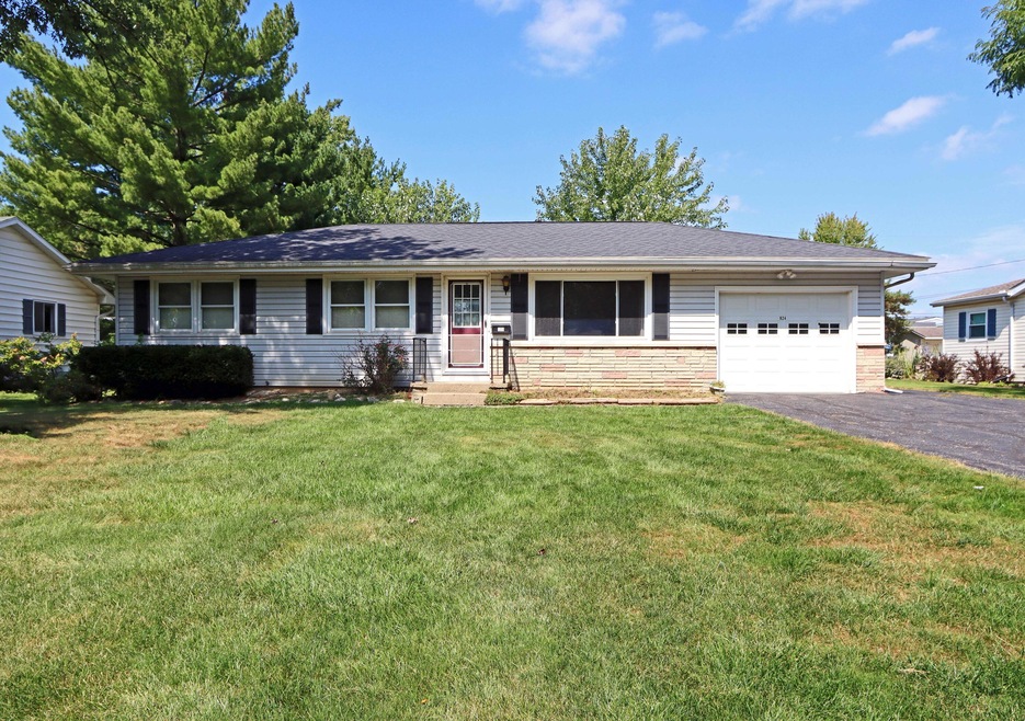 924 Van Kirk Dr, Marysville, OH 43040 - photo 1