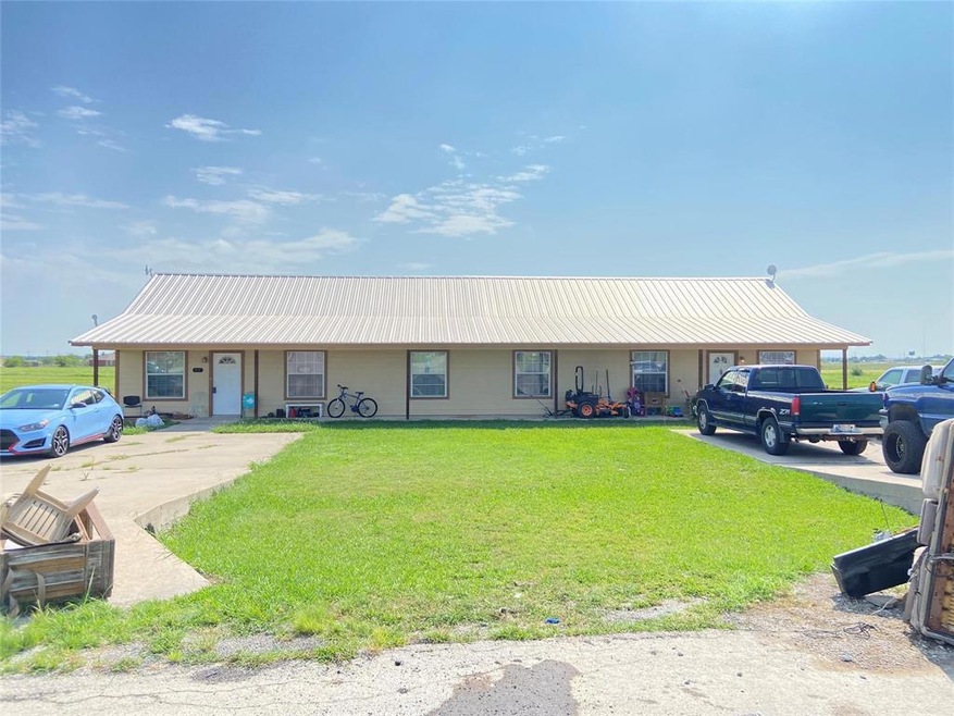 217 Blue Bell Ct, Weatherford, TX 76088 - photo 1