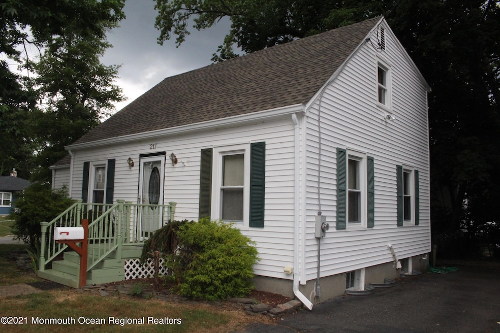 217 Washington Ave, Matawan, NJ 07747 - photo 1