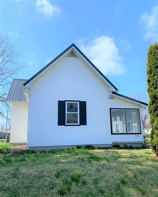316 S East St, Tipton, IN 46072 - photo 1