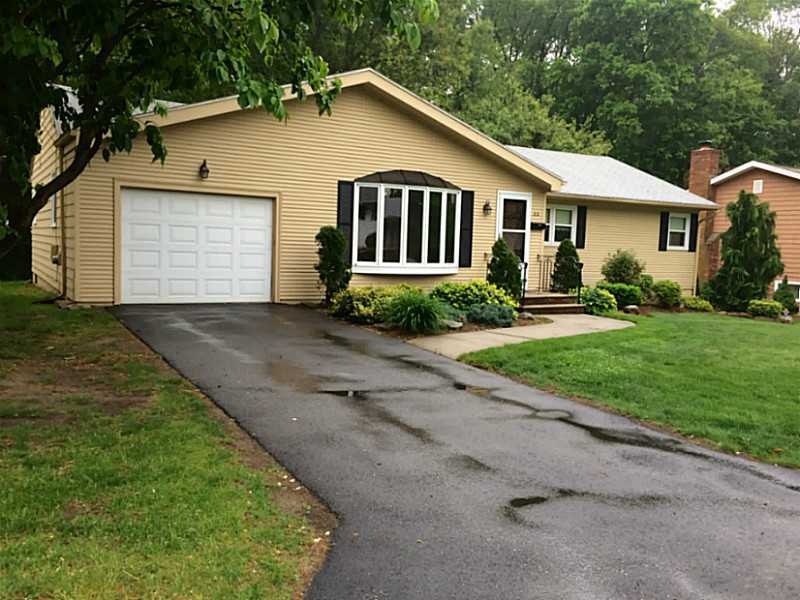 52 Rockcrest Dr, Cranston, RI 02920 - photo 1