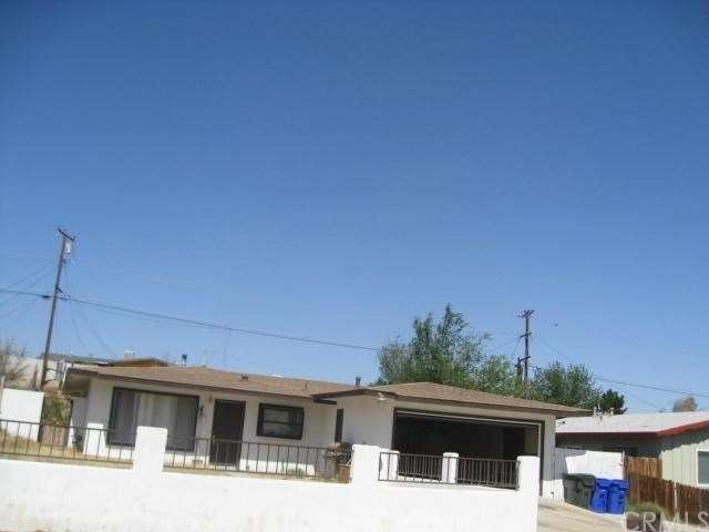 14440 Hesperia Rd, Victorville, CA 92395 - photo 1