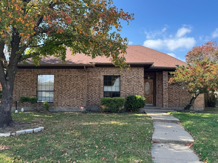 211 Douglas Dr, Wylie, TX 75098 - photo 1