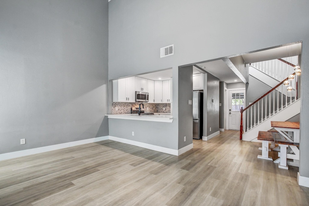 1010 W Rundberg Ln unit 24, Austin, TX 78758 - photo 1