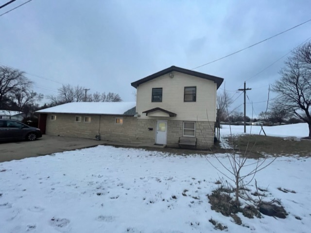 1701 Papoose Rd, Carpentersville, IL 60110 - photo 1