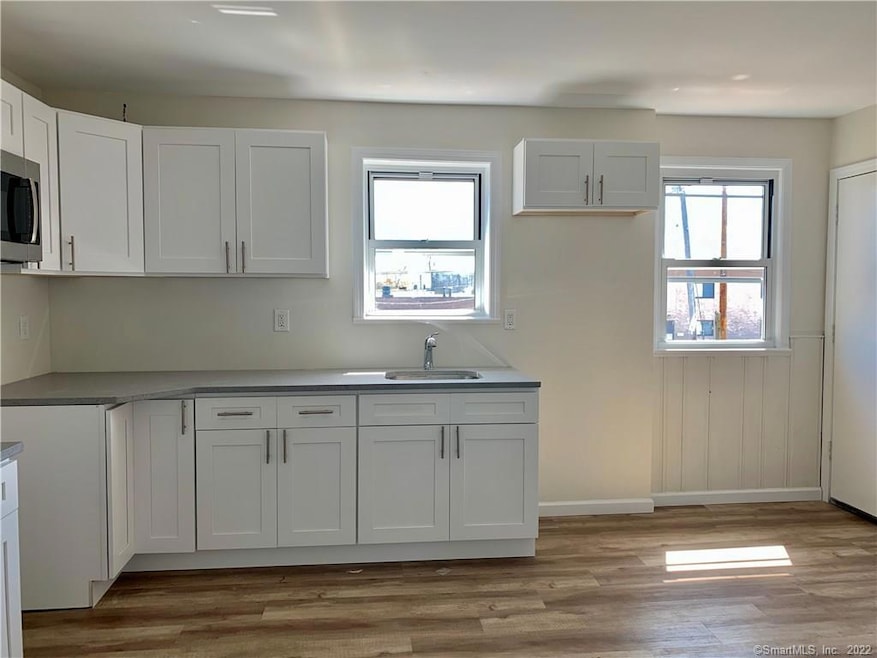 684 Honeyspot Rd unit 2, Stratford, CT 06615 - photo 1