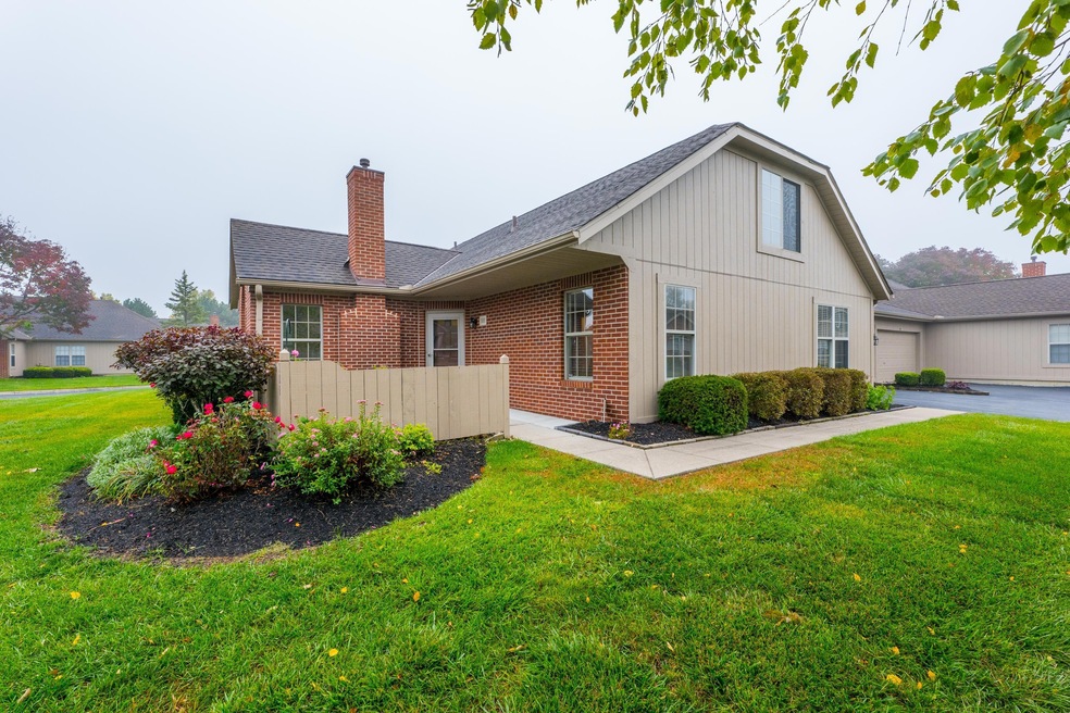 101 Villa Creek Dr unit 11-101, Reynoldsburg, OH 43068 - photo 1