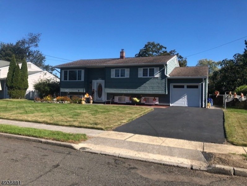 112 Lee Dr, Middlesex, NJ 08846 - photo 1