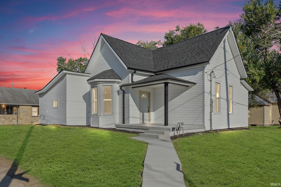 302 W Freeman St, Frankfort, IN 46041 - photo 1