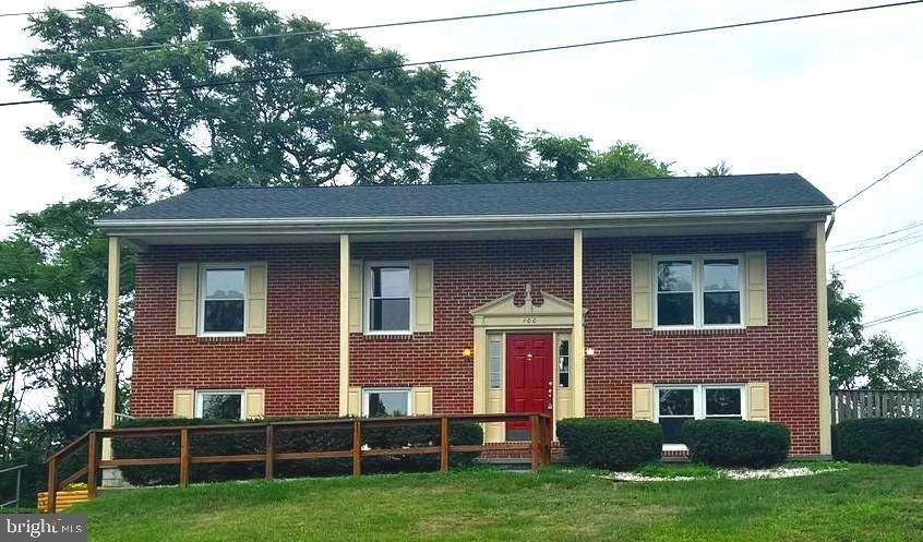 100 Parkwood Cir, Winchester, VA 22602 - photo 1